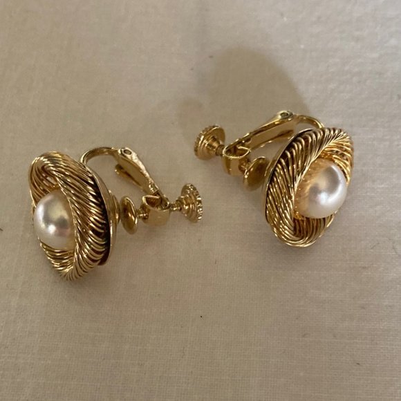 Vintage Les Bernard earrings - Picture 1 of 3